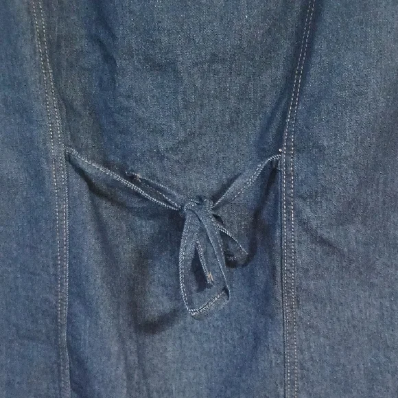 Women's Denim Sleeveless Vest - Picture 5 of 9